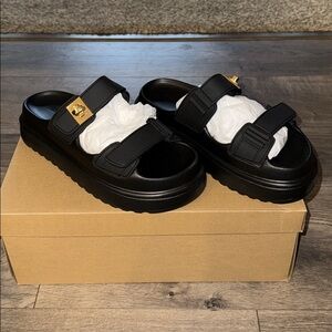 NWT Women’s Steve Madden Sandals